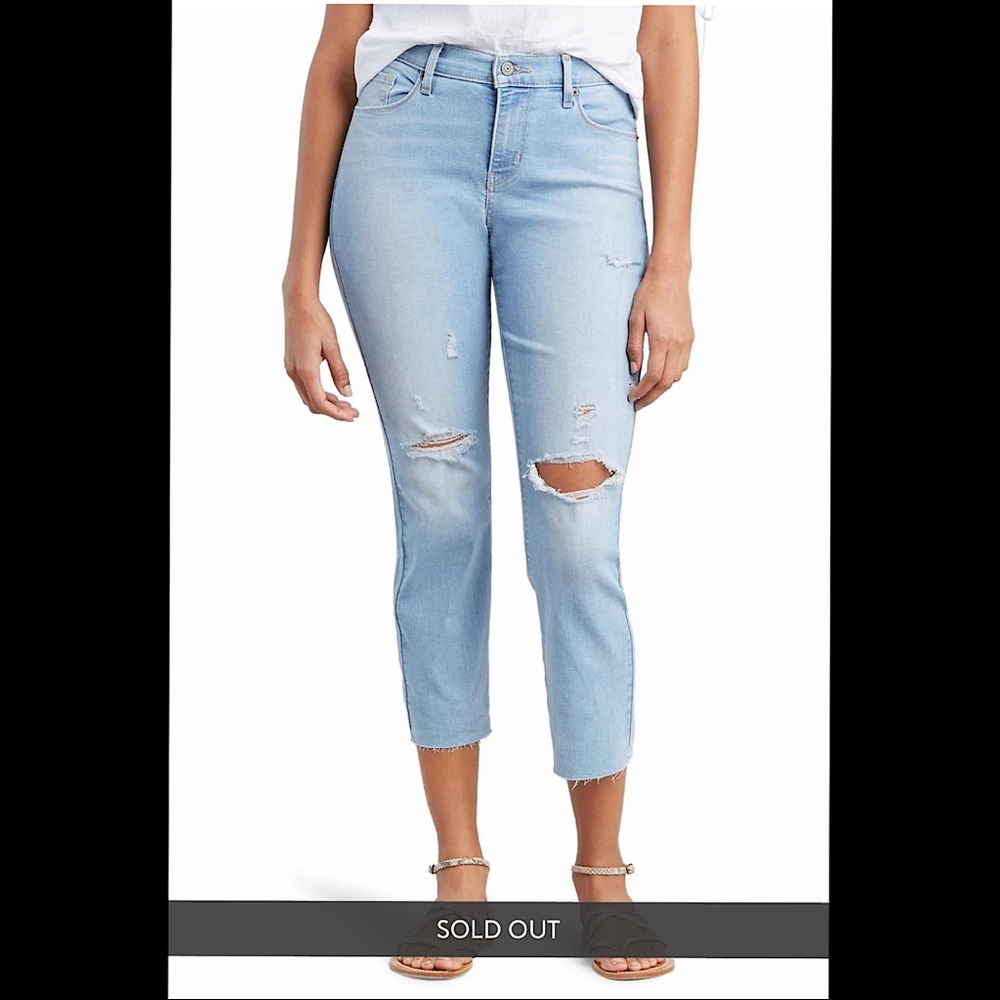NWT Levi’s PREMIUM Curvy Straight Cropped